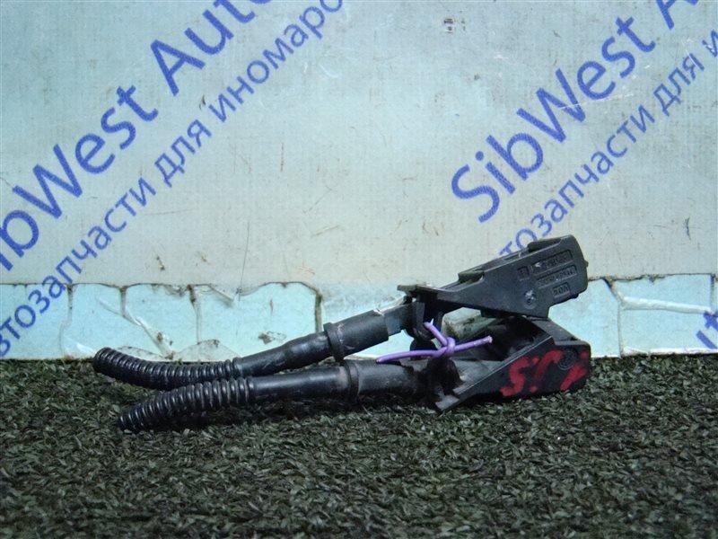 Форсунка  омывателя VOLKSWAGEN GOLF 1J5 AXR 2002 (б/у)