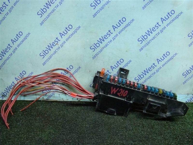 Блок предохранителей MERCEDES-BENZ E-CLASS W210 M104E32 1996 (б/у) Блок предохранителей MERCEDES-BENZ E-CLASS W210 M104E32 1996 (б/у)