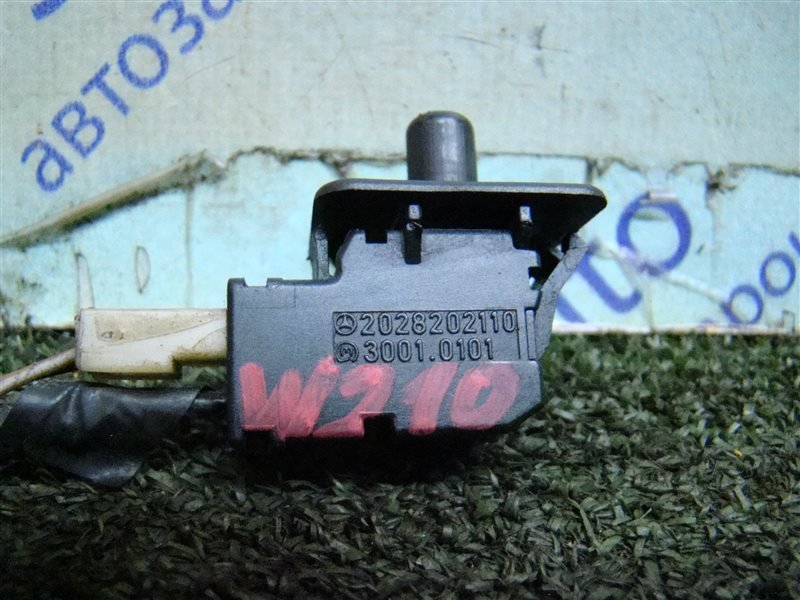 Датчик открыт.дверей MERCEDES-BENZ E-CLASS W210 M104E32 1996 (б/у)