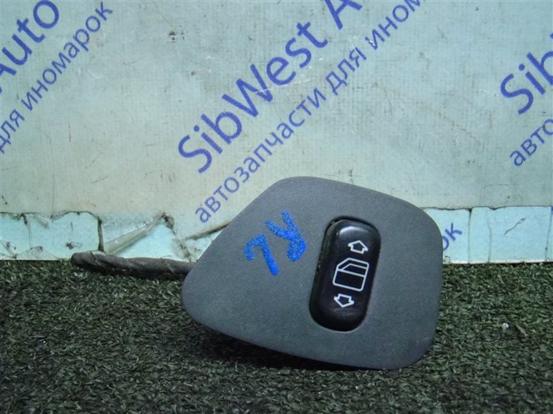 Кнопка стеклоподъемника MERCEDES-BENZ E-CLASS W210 M104E32 1996 задняя левая (б/у)