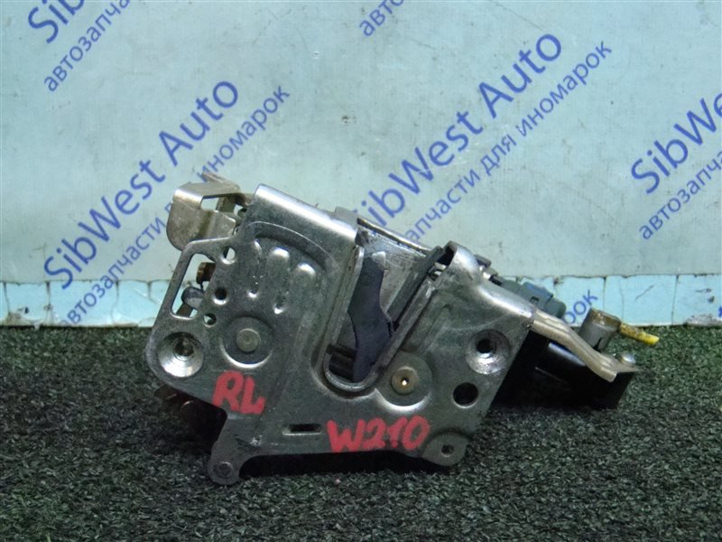 Замок двери MERCEDES-BENZ E-CLASS W210 M104E32 1996 задний левый (б/у) Замок двери MERCEDES-BENZ E-CLASS W210 M104E32 1996 задний левый (б/у)