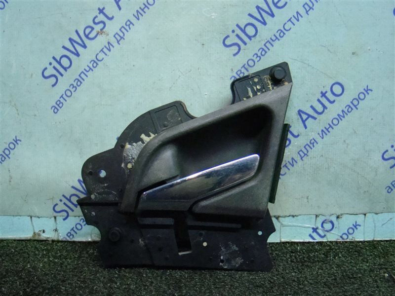 Ручка двери внутренняя MERCEDES-BENZ E-CLASS W210 M104E32 1996 передняя левая (б/у) Ручка двери внутренняя MERCEDES-BENZ E-CLASS W210 M104E32 1996 передняя левая (б/у)