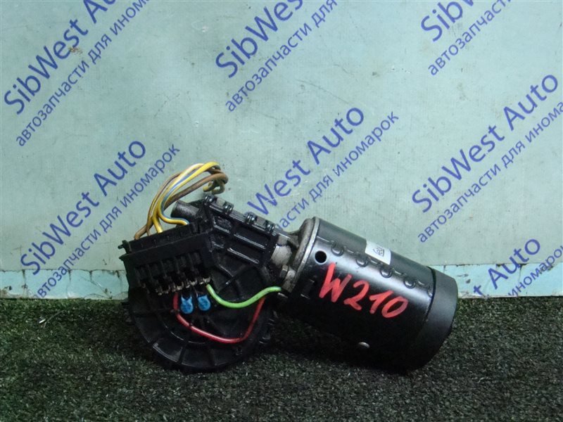 Мотор дворников MERCEDES-BENZ E-CLASS W210 M104E32 1996 передний (б/у) Мотор дворников MERCEDES-BENZ E-CLASS W210 M104E32 1996 передний (б/у)