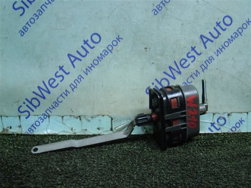 Сервопривод заслонок печки MERCEDES-BENZ E-CLASS W210 M104E32 1996 (б/у) Сервопривод заслонок печки MERCEDES-BENZ E-CLASS W210 M104E32 1996 (б/у)