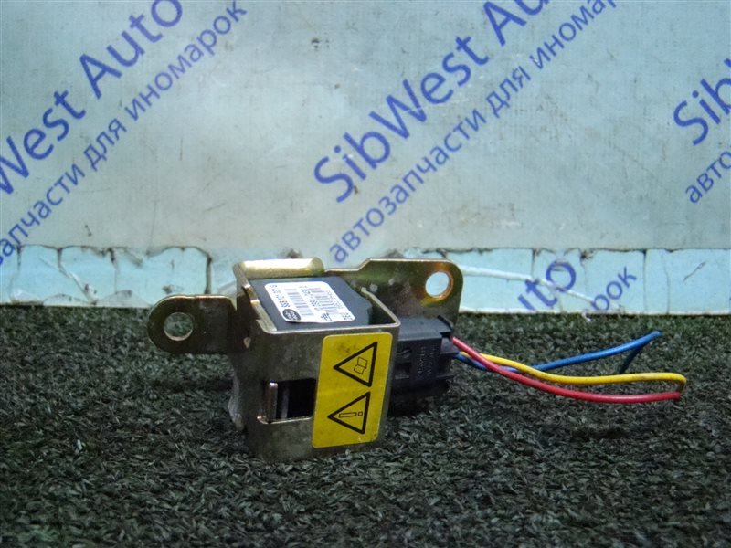 Датчик ускорения LAND ROVER FREELANDER L314 25K4F 2002 (б/у) Датчик ускорения LAND ROVER FREELANDER L314 25K4F 2002 (б/у)