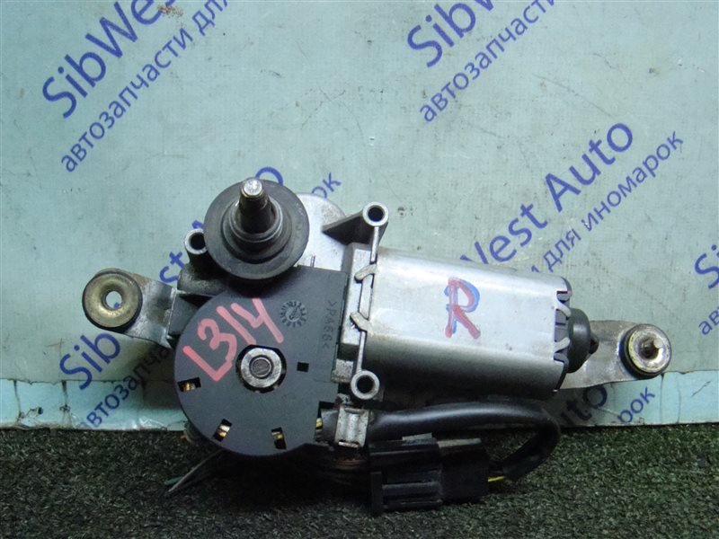 Моторчик заднего дворника LAND ROVER FREELANDER L314 25K4F 2002 (б/у) Моторчик заднего дворника LAND ROVER FREELANDER L314 25K4F 2002 (б/у)