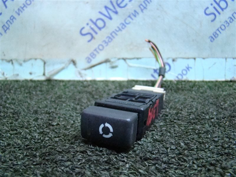Кнопка кондиционера LAND ROVER FREELANDER L314 25K4F 2002 (б/у) Кнопка кондиционера LAND ROVER FREELANDER L314 25K4F 2002 (б/у)