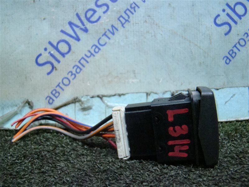 Кнопка стеклоподъемника LAND ROVER FREELANDER L314 25K4F 2002 задняя (б/у) Кнопка стеклоподъемника LAND ROVER FREELANDER L314 25K4F 2002 задняя (б/у)