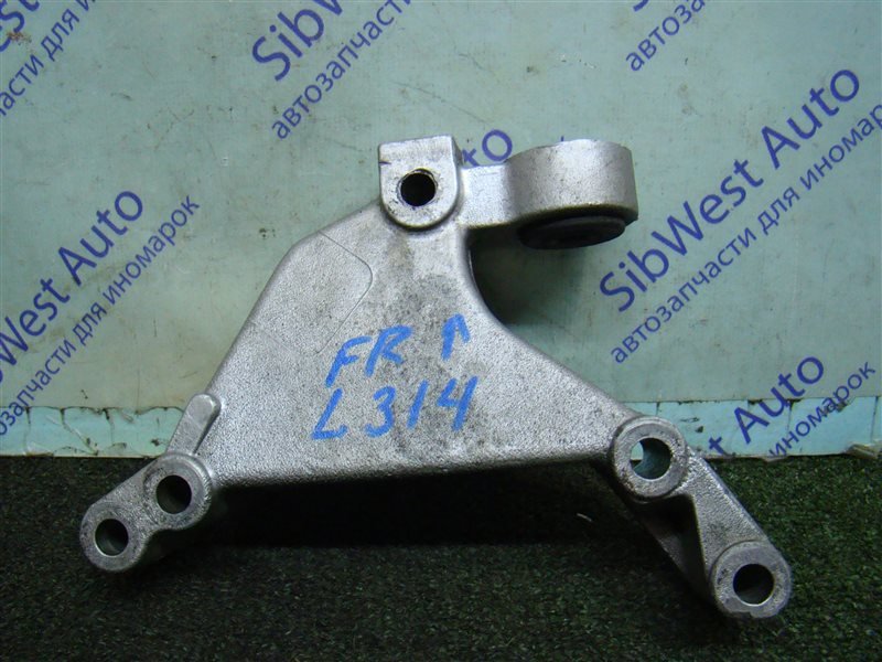Кронштейн опоры двигателя LAND ROVER FREELANDER L314 25K4F 2002 (б/у)