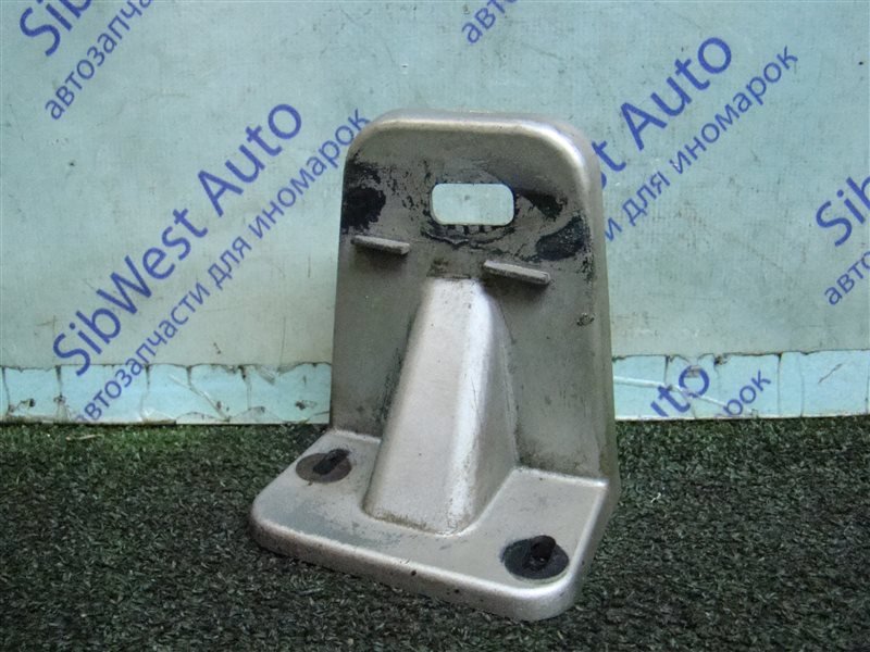 Кронштейн переднего крыла LAND ROVER FREELANDER L314 25K4F 2002 левый (б/у)