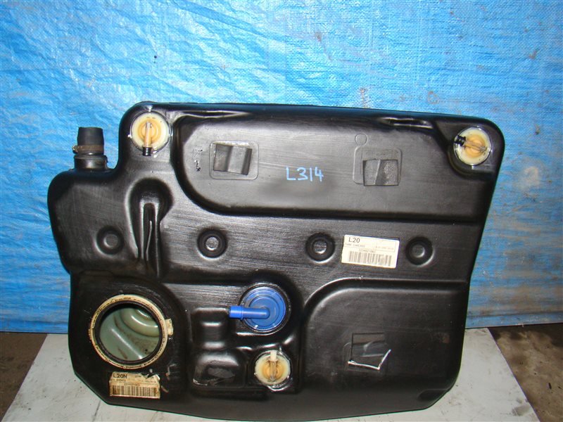 Бензобак LAND ROVER FREELANDER L314 25K4F 2002 (б/у) Бензобак LAND ROVER FREELANDER L314 25K4F 2002 (б/у)