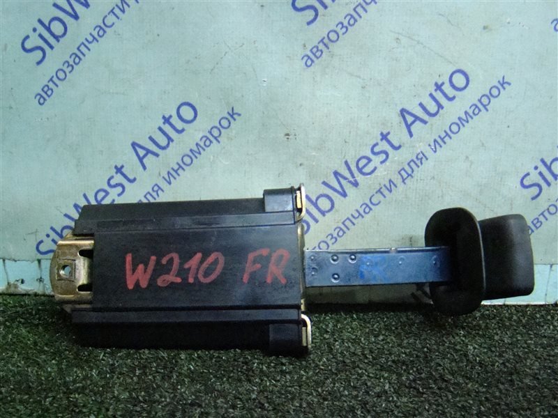 Ограничитель двери MERCEDES-BENZ E-CLASS W210 M104E32 1996 передний правый (б/у)