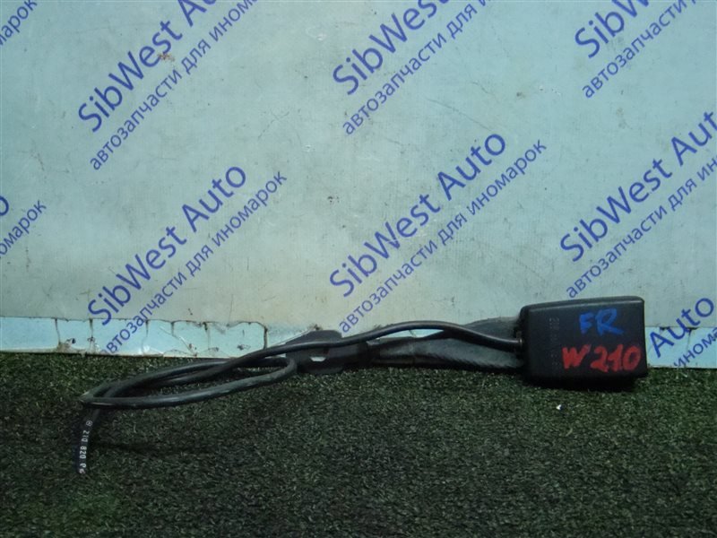 Замок ремня безопасности MERCEDES-BENZ E-CLASS W210 M104E32 1996 передний правый (б/у)