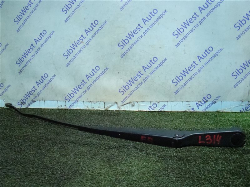 Поводок стеклоочистителя LAND ROVER FREELANDER L314 25K4F 2002 правый (б/у)