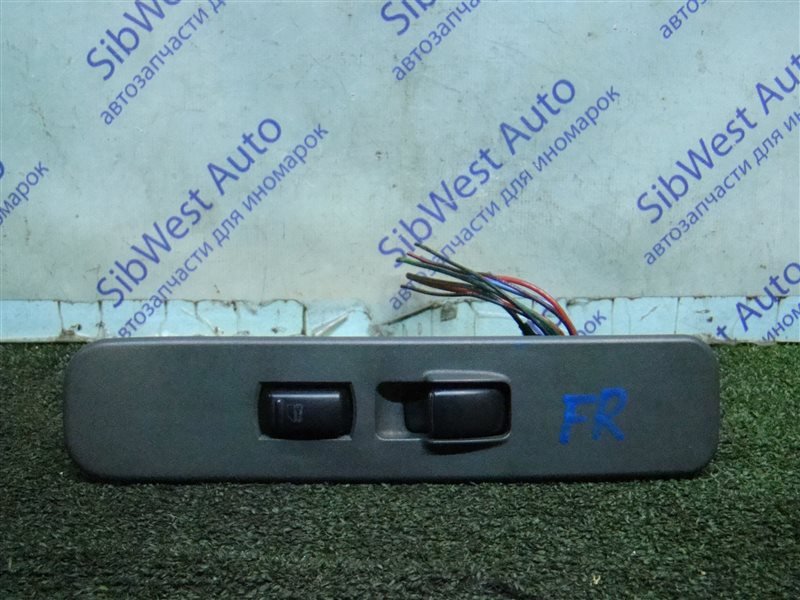 Кнопка стеклоподъемника MITSUBISHI MONTERO SPORT K96W 6G72 1998 передняя правая (б/у)