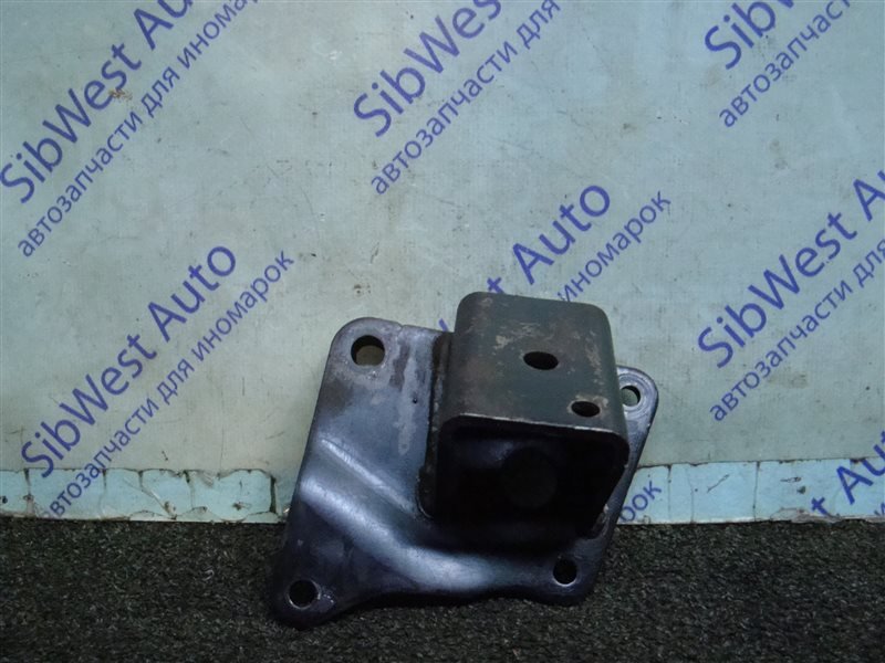 Кронштейн опоры двигателя MITSUBISHI MONTERO SPORT K96W 6G72 1998 левый (б/у)
