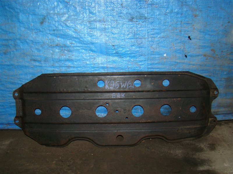 Защита топливного бака MITSUBISHI MONTERO SPORT K96W 6G72 1998 (б/у)