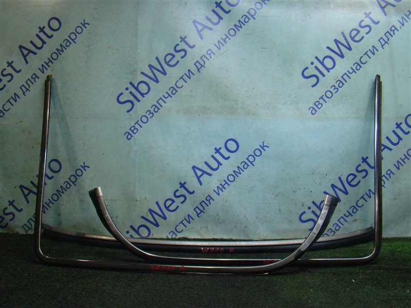 Молдинг стекла MERCEDES-BENZ E-CLASS W210 M104E32 1996 задний (б/у)