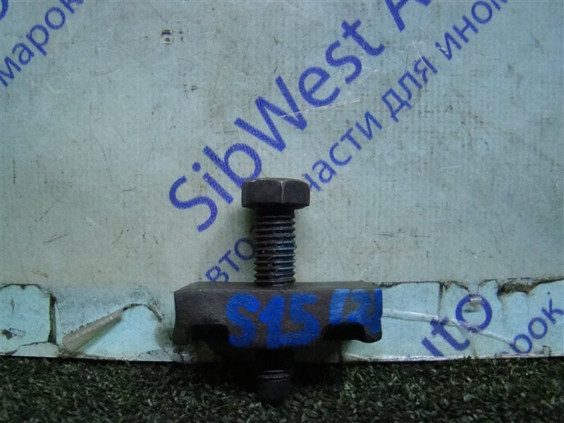 Болт натяжения торсиона CHEVROLET BLAZER S15 B22NZ 1997 (б/у)