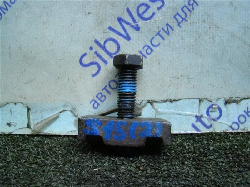 Болт натяжения торсиона CHEVROLET BLAZER S15 B22NZ 1997 (б/у)