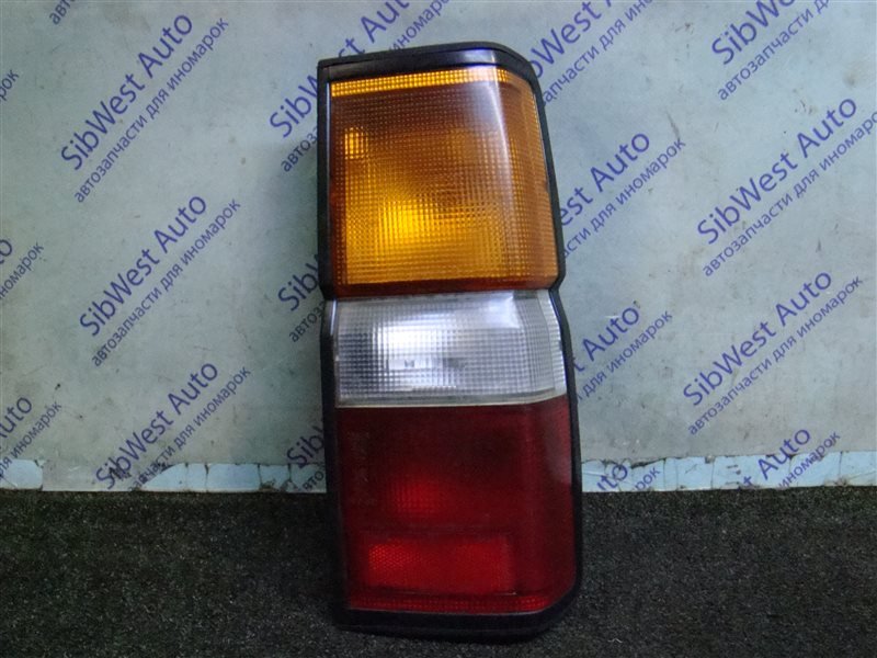 Стоп-сигнал NISSAN PATHFINDER WD21 VG30I 1989 USA правый (б/у)