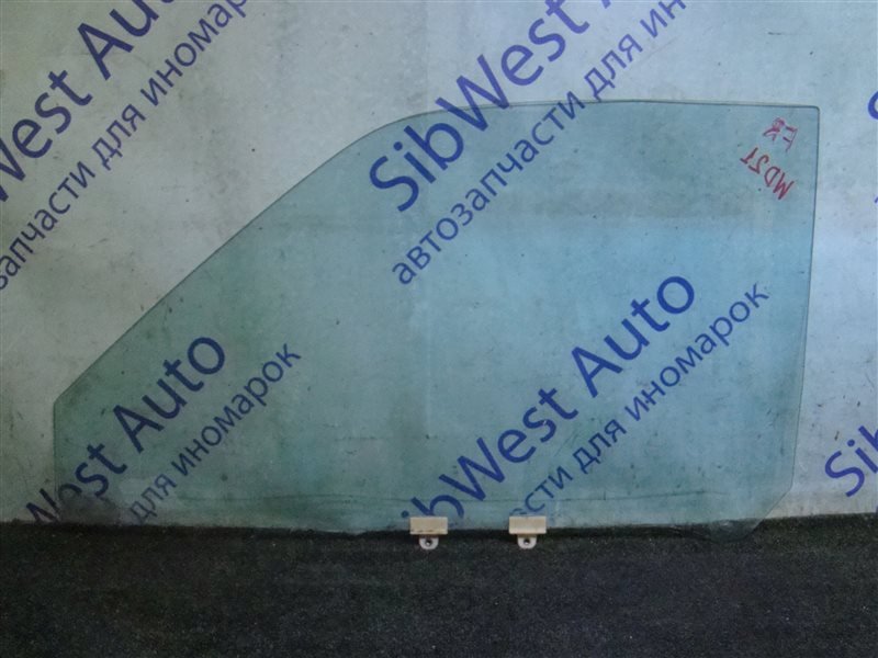 Стекло двери NISSAN PATHFINDER WD21 VG30I 1989 USA переднее правое (б/у)