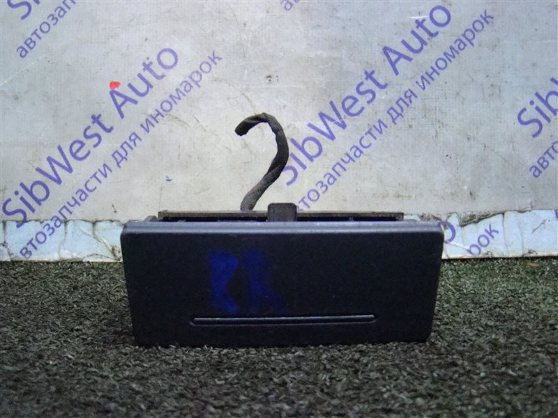 Пепельница AUDI A6 4B2 APR 1999 задняя правая (б/у)