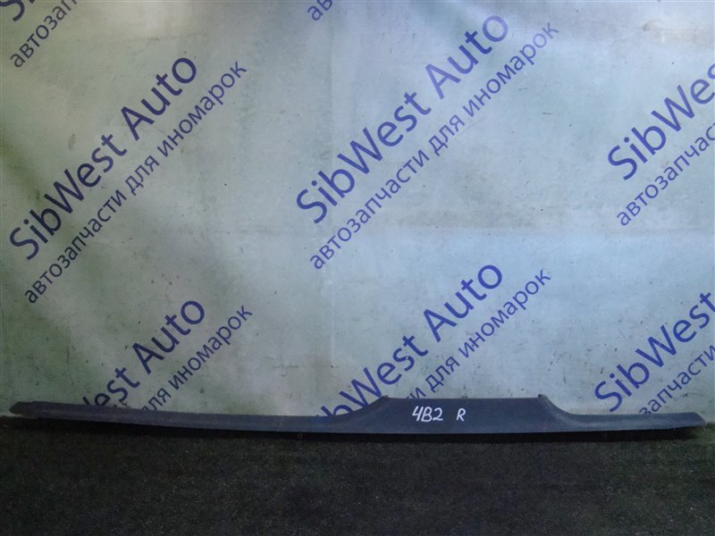 Порожек пластиковый AUDI A6 4B2 APR 1999 правый (б/у)