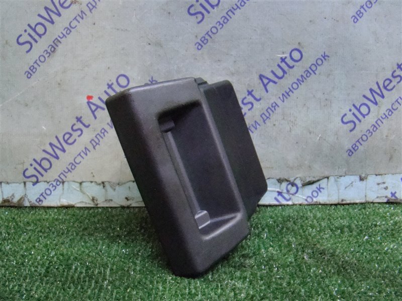 Пепельница NISSAN TERRANO WHYD21 VG30E 1995 (б/у)