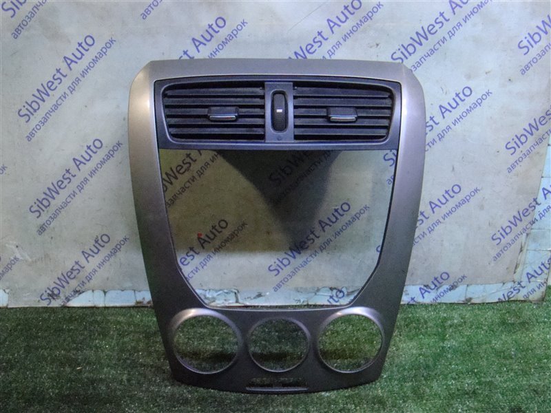 Консоль магнитофона FAW BESTURN B50 B50 BWH 2012 (б/у)
