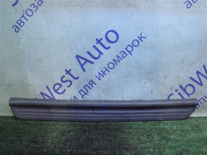 Порожек пластиковый MITSUBISHI LANCER CK8A 4D68 1996 передний правый (б/у)