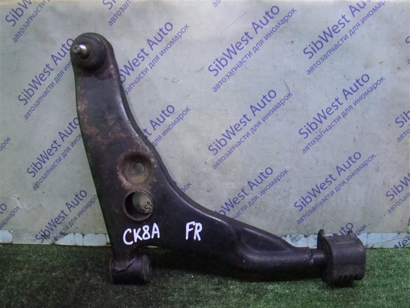 Рычаг нижний MITSUBISHI LANCER CK8A 4D68 1996 передний правый (б/у)