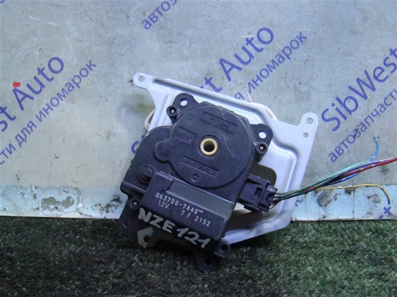 Сервопривод заслонок печки TOYOTA COROLLA FILDER NZE121 1NZ-FE 2006 (б/у)