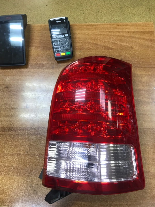 Фонарь стоп-сигнала задний правый Toyota Wish 2006 ZNE10G 1ZZ-FE Б/У