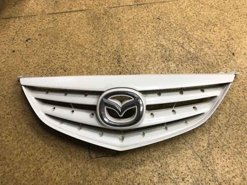 Решетка радиатора передняя Mazda Atenza 2002 GY3W GJ6A50710B контрактная
