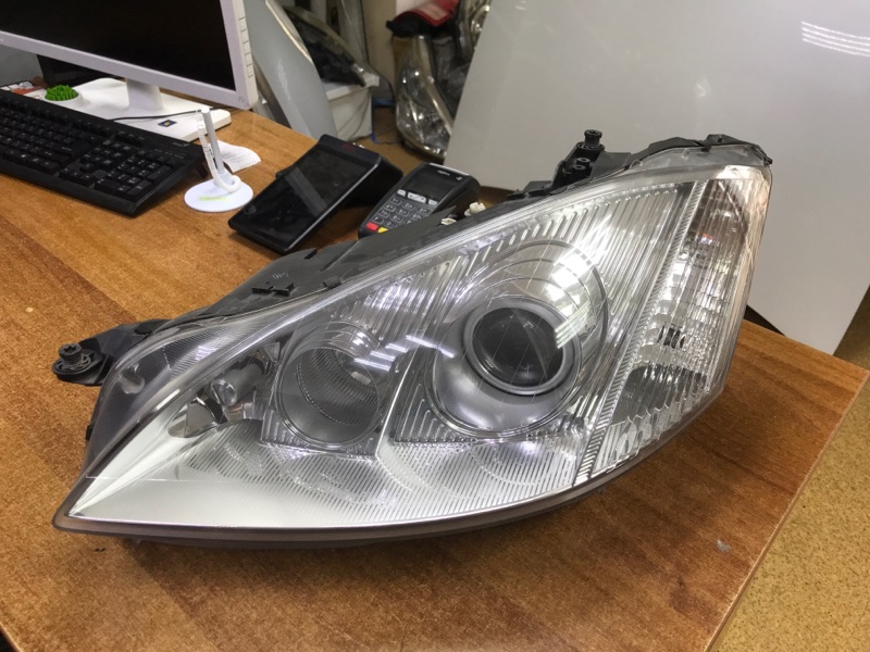Фара передняя левая Mercedes-benz S500 2009 w221 a2218200961 Б/У
