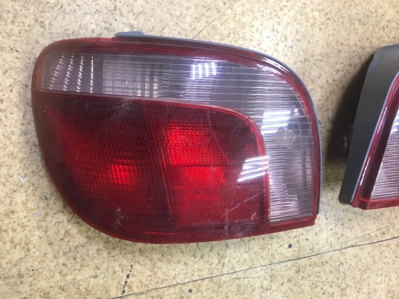 Фонарь стоп-сигнала задний Vitz 2001 NCP10
