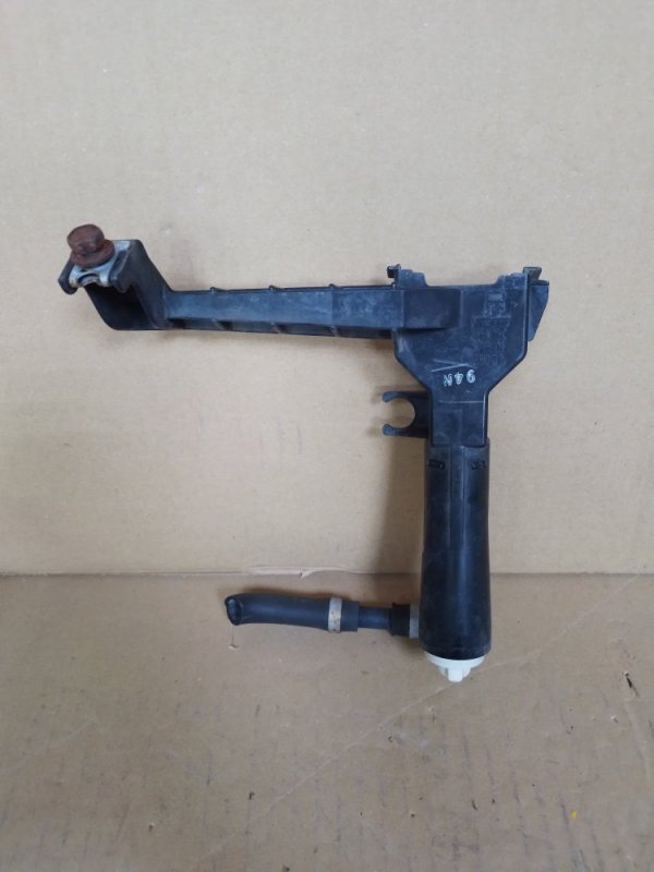 Форсунка омывателя фар передняя правая Lexus RX270 2009-2011 AGL10 85207-48040 Б/У