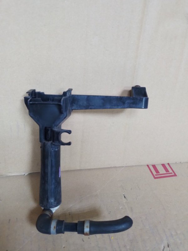 Форсунка омывателя фар передняя правая RX270 2009-2011 AGL10