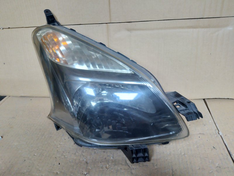 Фара передняя правая Toyota Ractis 2007 NCP100 1NZ-FE Б/У