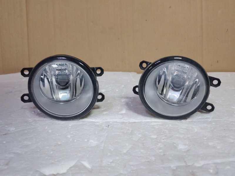 Фара противотуманная передняя правая toyota Camry 2012 ACV50 2ARFE 812200D042 Б/У