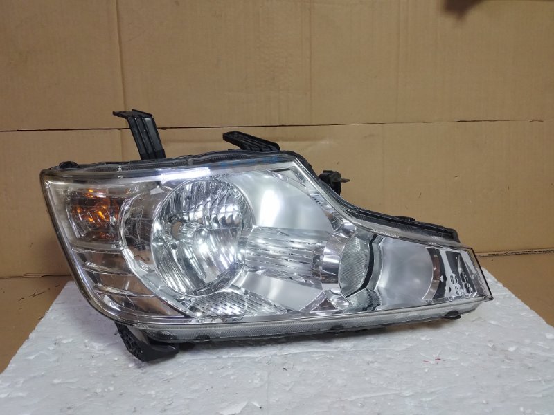 Фара передняя правая Honda Stepwgn 2010 RK1 Б/У