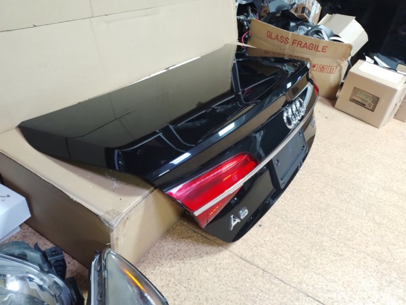 Крышка багажника задняя Audi A8 4H2 CDMA