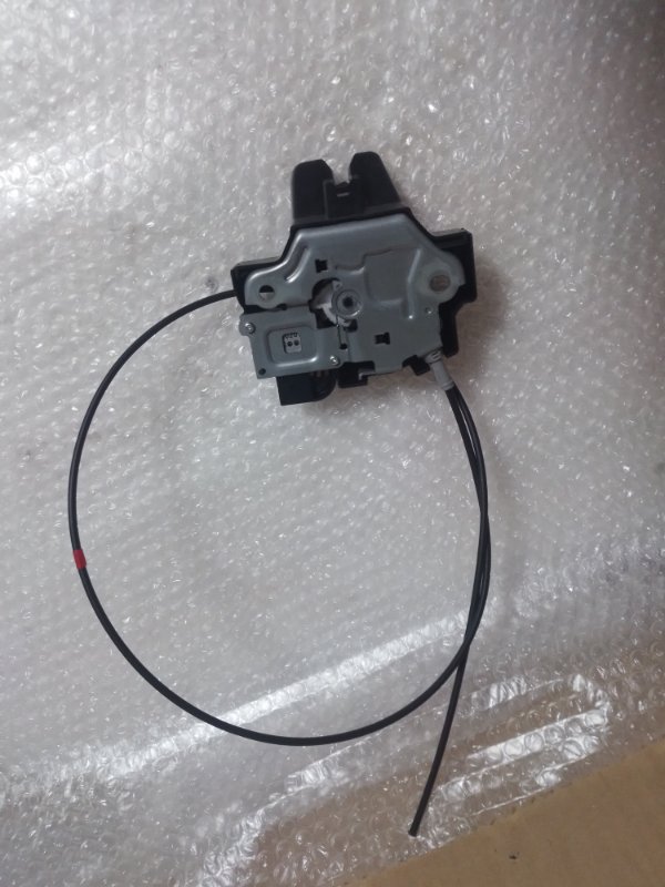 Замок багажника Toyota Camry V50 2011-2017 [6460006060 задний Camry 2014-2017 ACV51 2ARFE