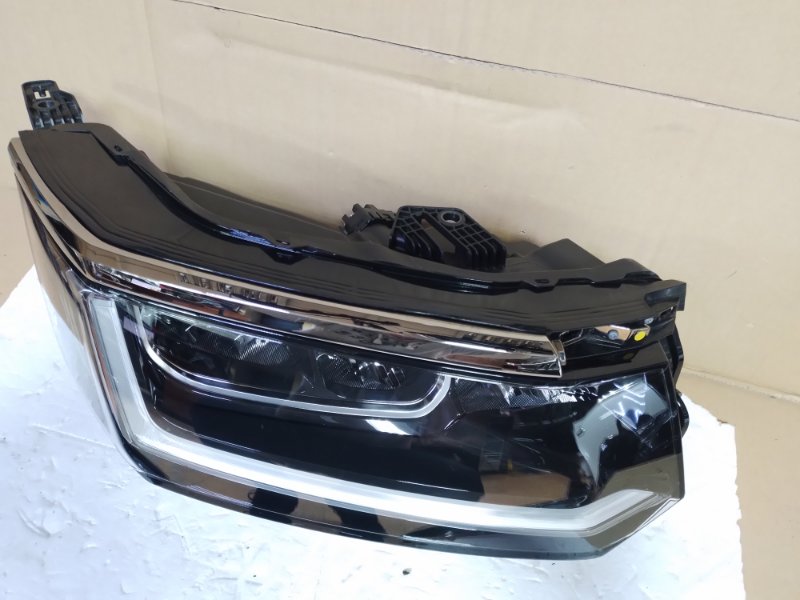 Фара передняя правая HONDA Stepwgn RP6 L15C