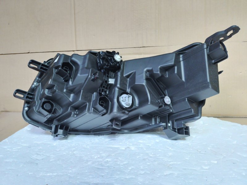 Фара передняя правая Stepwgn 2024 RP6 L15C