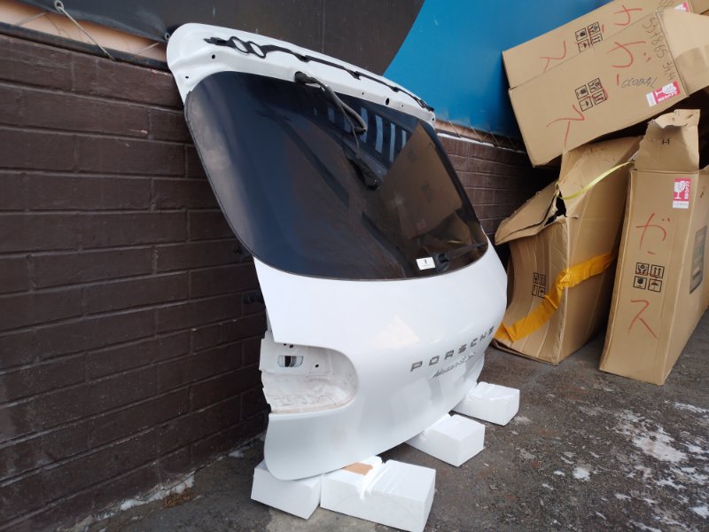 Дверь багажника задняя macan 2015 95B