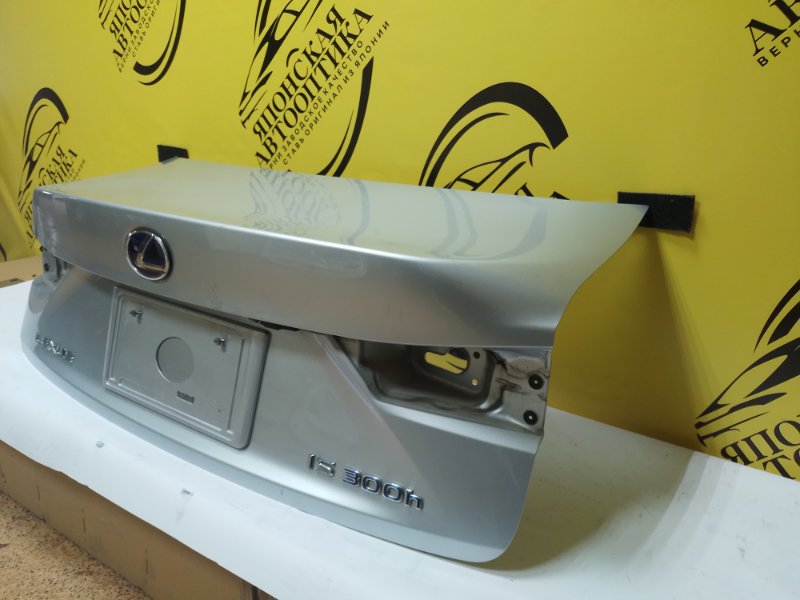 Крышка багажника задняя Lexus IS250 GSE30