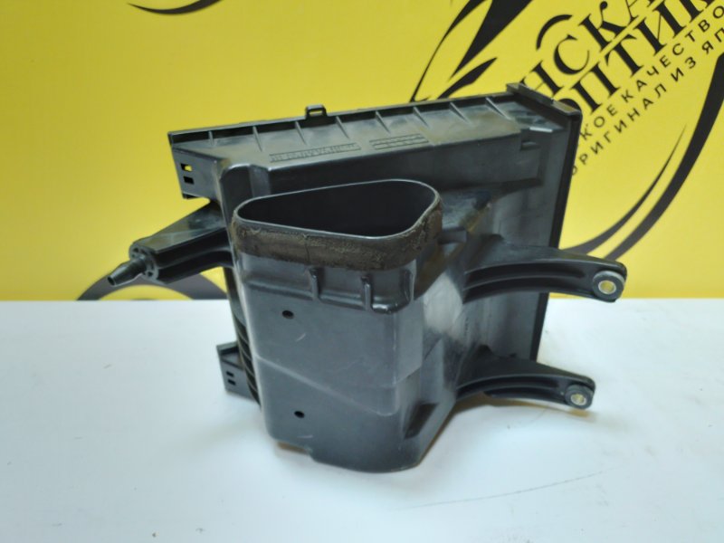 Корпус воздушного фильтра передний RX450H 2009-2011 GYL10