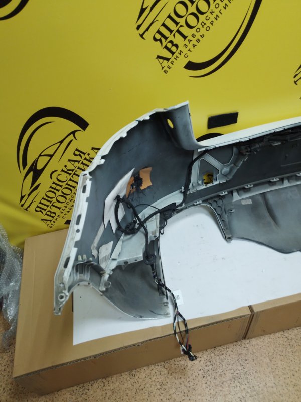 Бампер задний macan 2016 95B Бампер задний macan 2016 95B